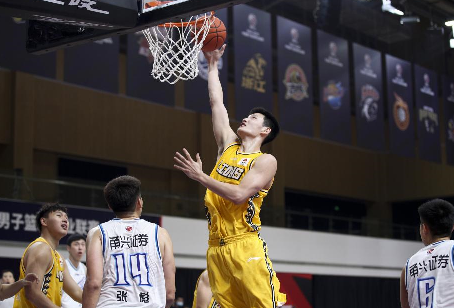 CBA—广厦121-75完胜宁波，胡金秋半场25分孙铭徽15+13