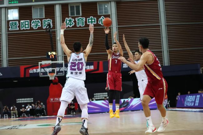 CBA赛果：山西114-107山东，费尔德36+11，陶汉林空砍24+11